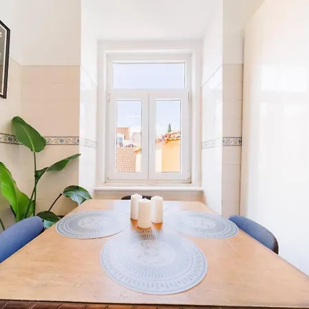 Luxurious 4-Bedroom Apartment Appartement Lissabon