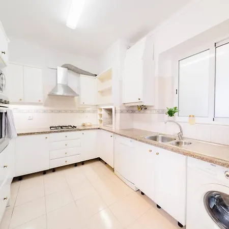 Luxurious 4-Bedroom Apartment Appartement Lisboa