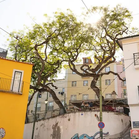 Luxurious 4-Bedroom Apartment Appartement Lisboa