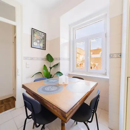 Luxurious 4-Bedroom Apartment * Lisboa