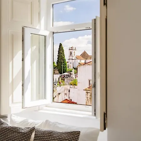 Daire Luxurious 4-Bedroom Apartment Lisboa