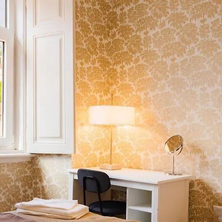 Luxurious 4-Bedroom Apartment Daire *