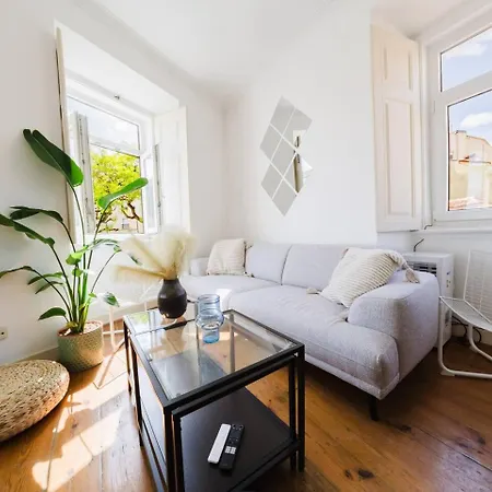 Luxurious 4-Bedroom Apartment Daire *